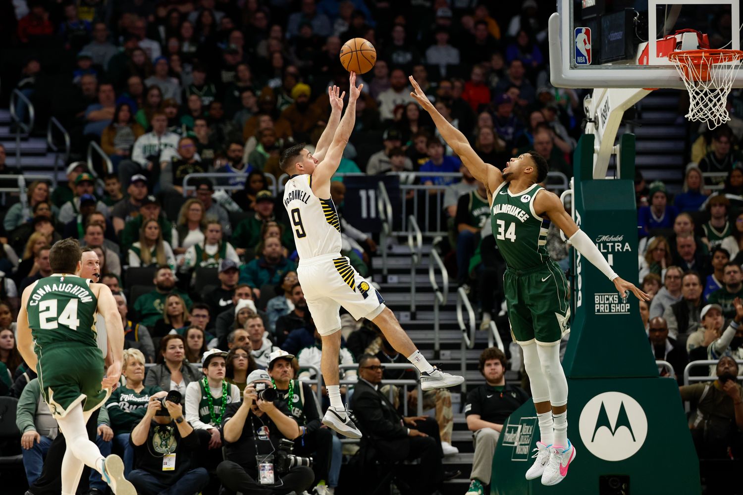 Indiana Pacers T.J. McConnell Milwaukee Bucks